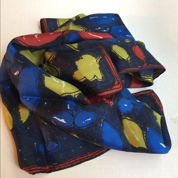 Like New! VINTAGE VERA SILK MULTI COLORED HANDROLLED SCARF - Picture 3 of 5